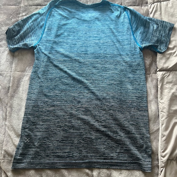 Lululemon Metal Tech Shirt - Picture 3 of 3